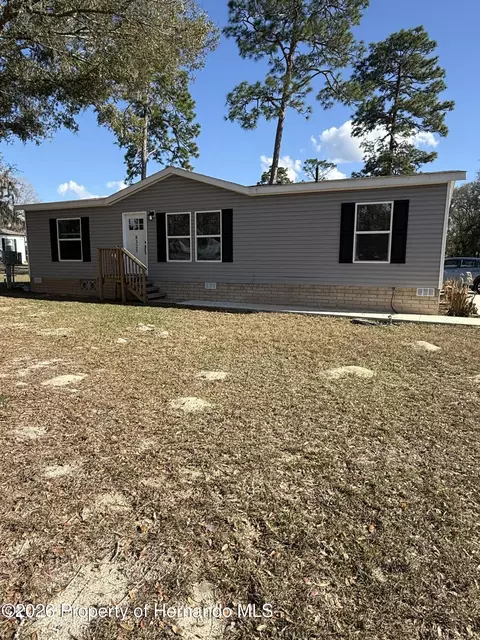 8325 N Fairgrove Ter Ter, Dunnellon, FL 34433