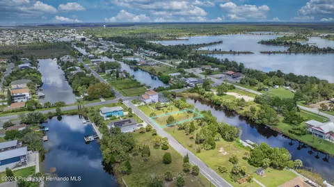 3304 Rose Arbor Dr, Hernando Beach, FL 34607 photo 2