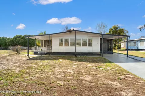8431 Moonlight Ave, Brooksville, FL 34613
