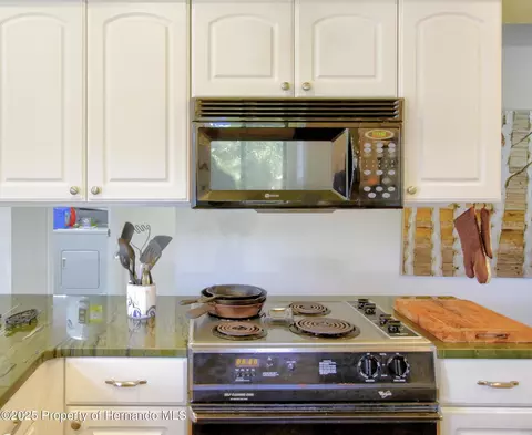 Kitchen - 6502 River Run Blvd, Weeki Wachee, FL 34607 photo 6 of 7