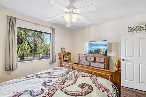 Bedroom - 6502 River Run Blvd, Weeki Wachee, FL 34607 photo 4 of 7