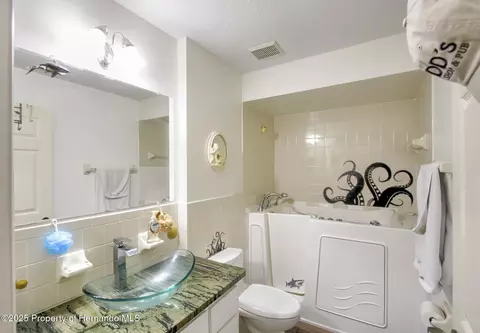 Bath - 6502 River Run Blvd, Weeki Wachee, FL 34607 photo 3 of 4