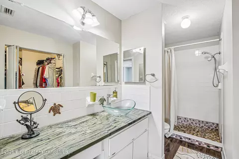 Bath - 6502 River Run Blvd, Weeki Wachee, FL 34607 photo 3 of 4