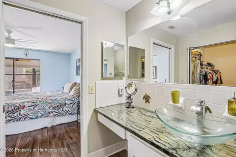 Bath - 6502 River Run Blvd, Weeki Wachee, FL 34607 photo 4 of 4