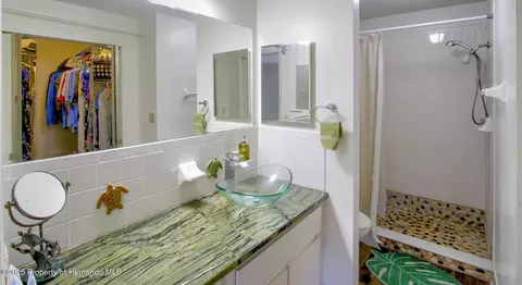 Bath - 6502 River Run Blvd, Weeki Wachee, FL 34607 photo 1 of 4