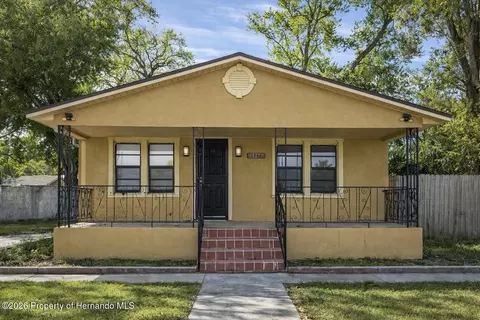 2806 Park Dr, Tampa, FL 33619