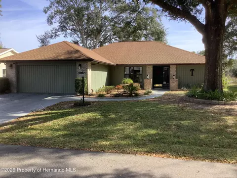 34433 Cedarfield Dr, Dade City, FL 33523