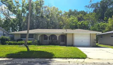 7806 Yucca Dr, New Port Richey, FL 34653