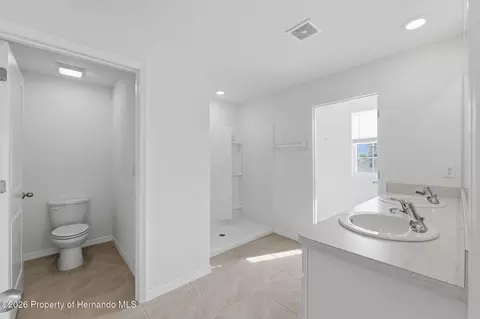 Bath - 7517 Gardner St, Spring Hill, FL 34613 photo 2 of 3
