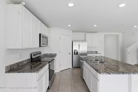Kitchen - 7517 Gardner St, Spring Hill, FL 34613 photo 2 of 3