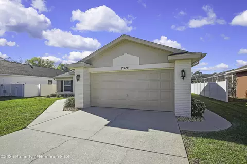 Exterior - 7274 Aloe Dr, Spring Hill, FL 34607 photo 5 of 10