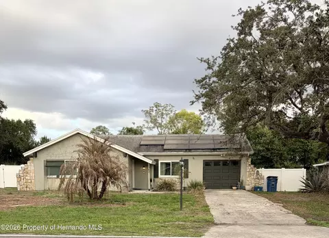 1362 Waterfall Dr, Spring Hill, FL 34608