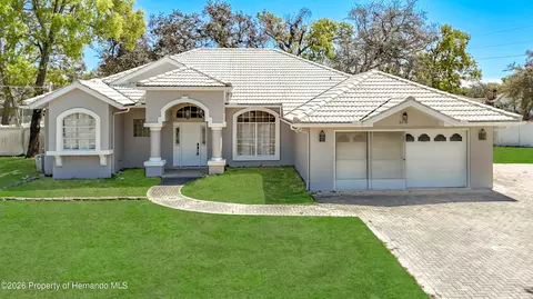 3310 Deltona Blvd, Spring Hill, FL 34606