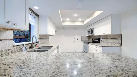 Kitchen - 12050 Cavern Rd, Spring Hill, FL 34609 photo 1 of 3