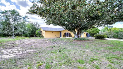 Exterior - 12050 Cavern Rd, Spring Hill, FL 34609 photo 11 of 11