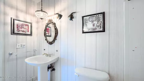 Bath - 12050 Cavern Rd, Spring Hill, FL 34609 photo 5 of 5