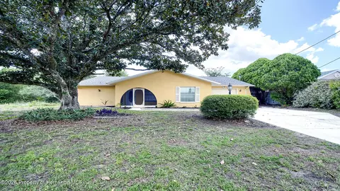 12050 Cavern Rd, Spring Hill, FL 34609