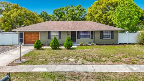 541 Edgehill Ave, Spring Hill, FL 34606