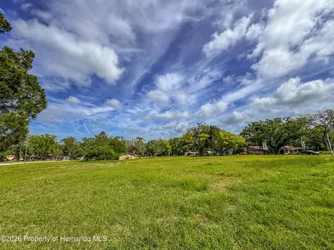 615 Old Hospital Dr, Brooksville, FL 34601