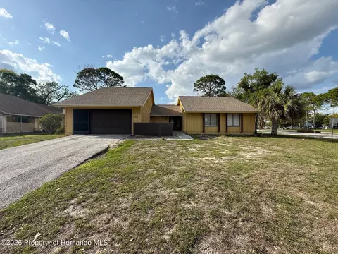 9085 Heather Blvd, Spring Hill, FL 34613