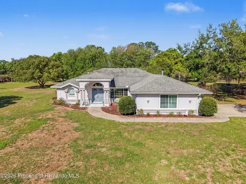 4221 Neff Lake Rd, Brooksville, FL 34601