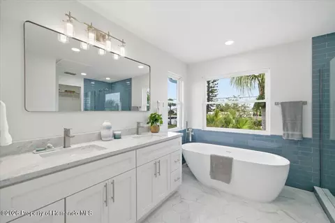 Bath - 3496 Gulfview Dr, Hernando Beach, FL 34607 photo 1 of 2