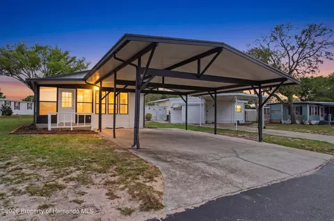 9569 Gray Fox Dr, Weeki Wachee, FL 34613
