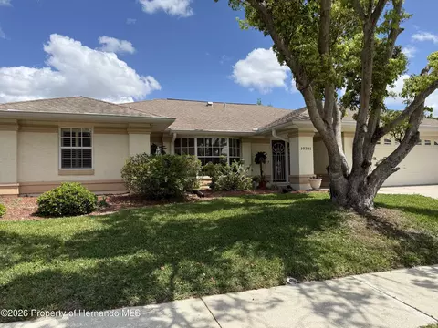 10381 Sandtrap Dr, Spring Hill, FL 34608