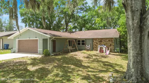 6497 Amber Ridge Cir, Brooksville, FL 34602