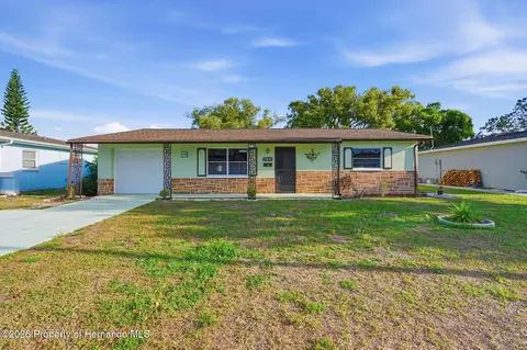 7541 Hollyridge Dr, New Port Richey, FL 34653