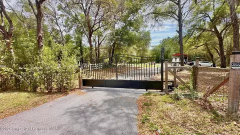 17622 Caufield Rd, Spring Hillpasco, FL 34610