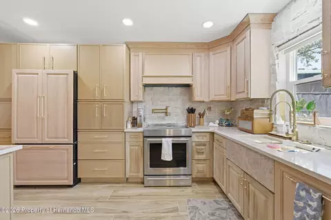 Kitchen - 4120 Everett Ave, Spring Hill, FL 34609 photo 3 of 4