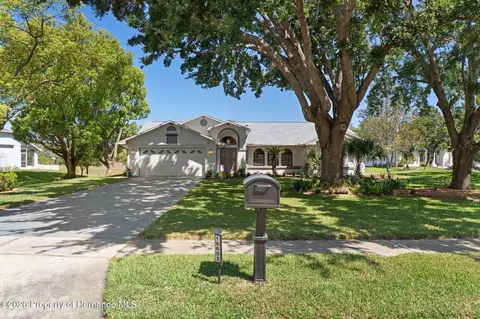 18652 Autumn Lake Blvd, Hudson, FL 34667