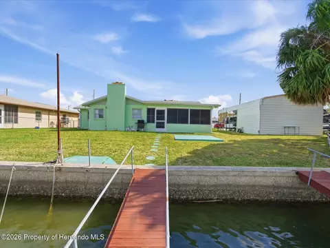 Exterior - 4069 Gulfview Dr, Hernando Beach, FL 34607 photo 4 of 4