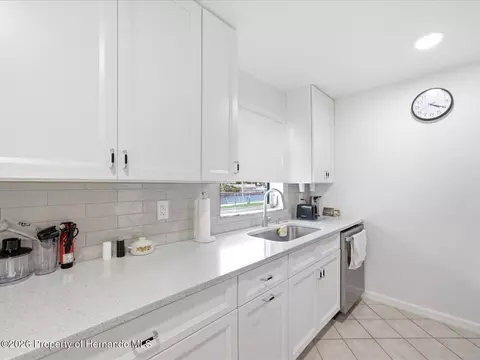 Kitchen - 4069 Gulfview Dr, Hernando Beach, FL 34607 photo 1 of 2