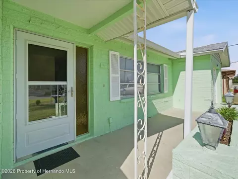 Exterior - 4069 Gulfview Dr, Hernando Beach, FL 34607 photo 3 of 4
