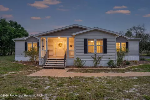 8231 E Sunray Ln, Floral City, FL 34436
