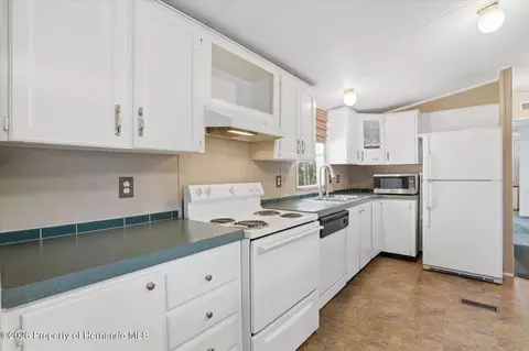 6169 Waverly Rd, Weeki Wachee, FL 34607 photo 29