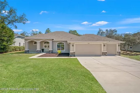 8392 Christopher Ln, Weeki Wachee, FL 34613