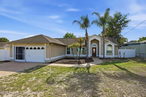 5277 Deltona Blvd, Spring Hill, FL 34606