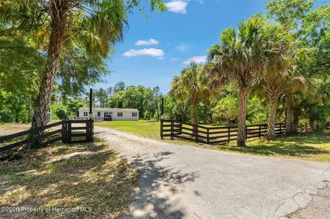 6886 W Edgewood Ln, Homosassa, FL 34448