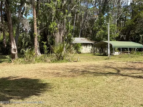 38 65th St, Yankeetown, FL 34498
