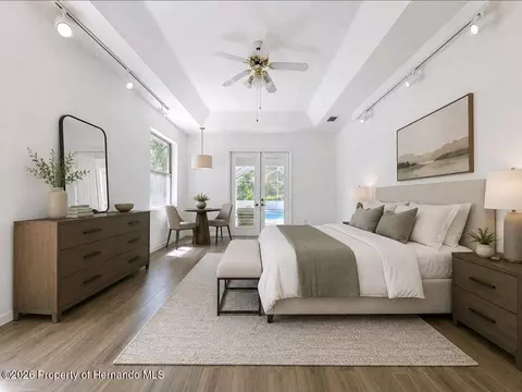 Bedroom - 464 E Liberty St, Hernando, FL 34442 photo 3 of 10