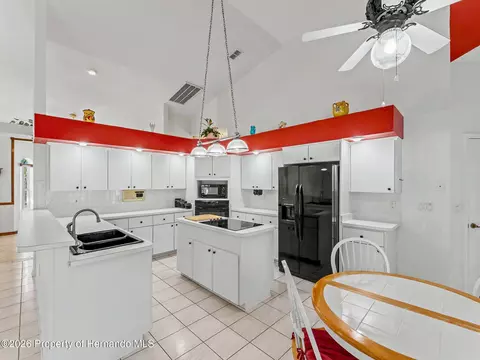 Kitchen - 11344 Rainbow Woods Loop, Spring Hill, FL 34609 photo 5 of 10