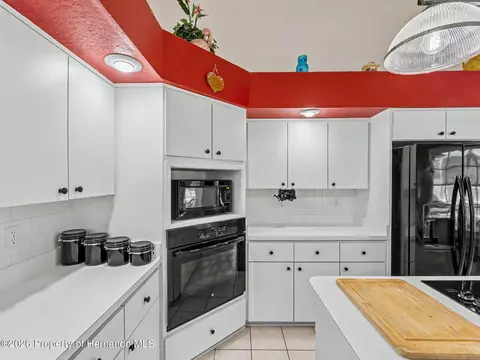 Kitchen - 11344 Rainbow Woods Loop, Spring Hill, FL 34609 photo 8 of 10