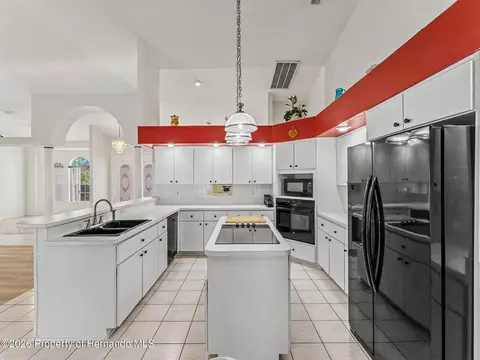 Kitchen - 11344 Rainbow Woods Loop, Spring Hill, FL 34609 photo 4 of 10