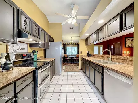 Kitchen - 7111 Ricker Ave, Webster, FL 33597 photo 1 of 3