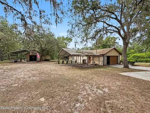 Exterior - 7111 Ricker Ave, Webster, FL 33597 photo 7 of 9
