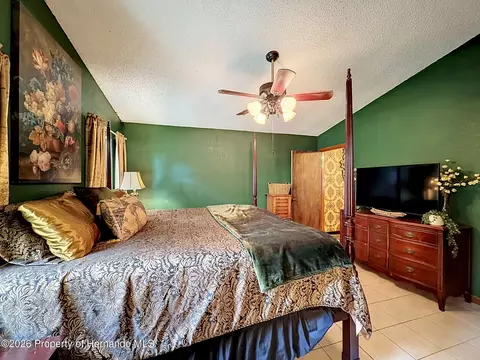Bedroom - 7111 Ricker Ave, Webster, FL 33597 photo 2 of 4