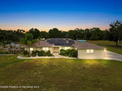 8423 E Zephyr Wing Ct, Floral City, FL 34436